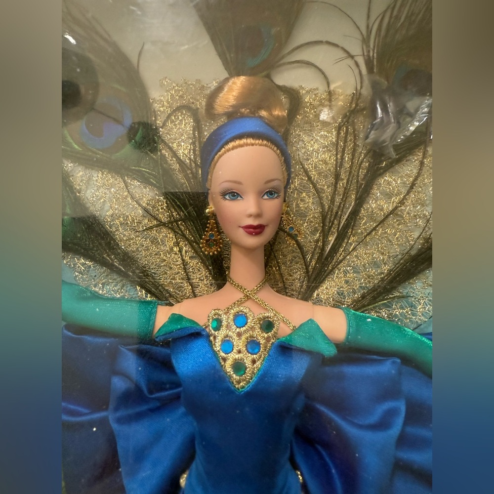 New, Peacock Barbie. Birds of Beauty Collection - Picture 2 of 5